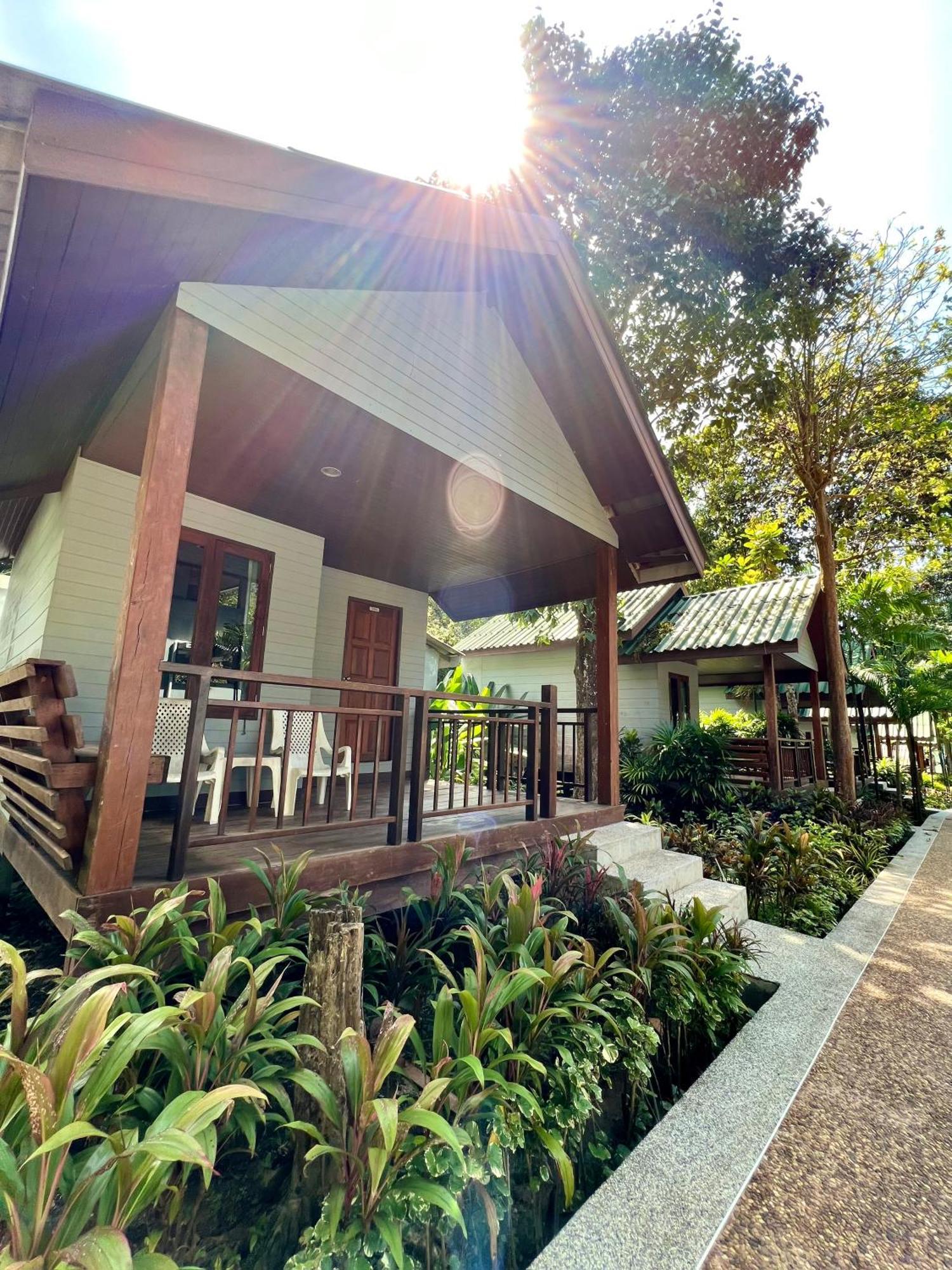 Dream Valley Resort, Tonsai Beach Bagian luar foto